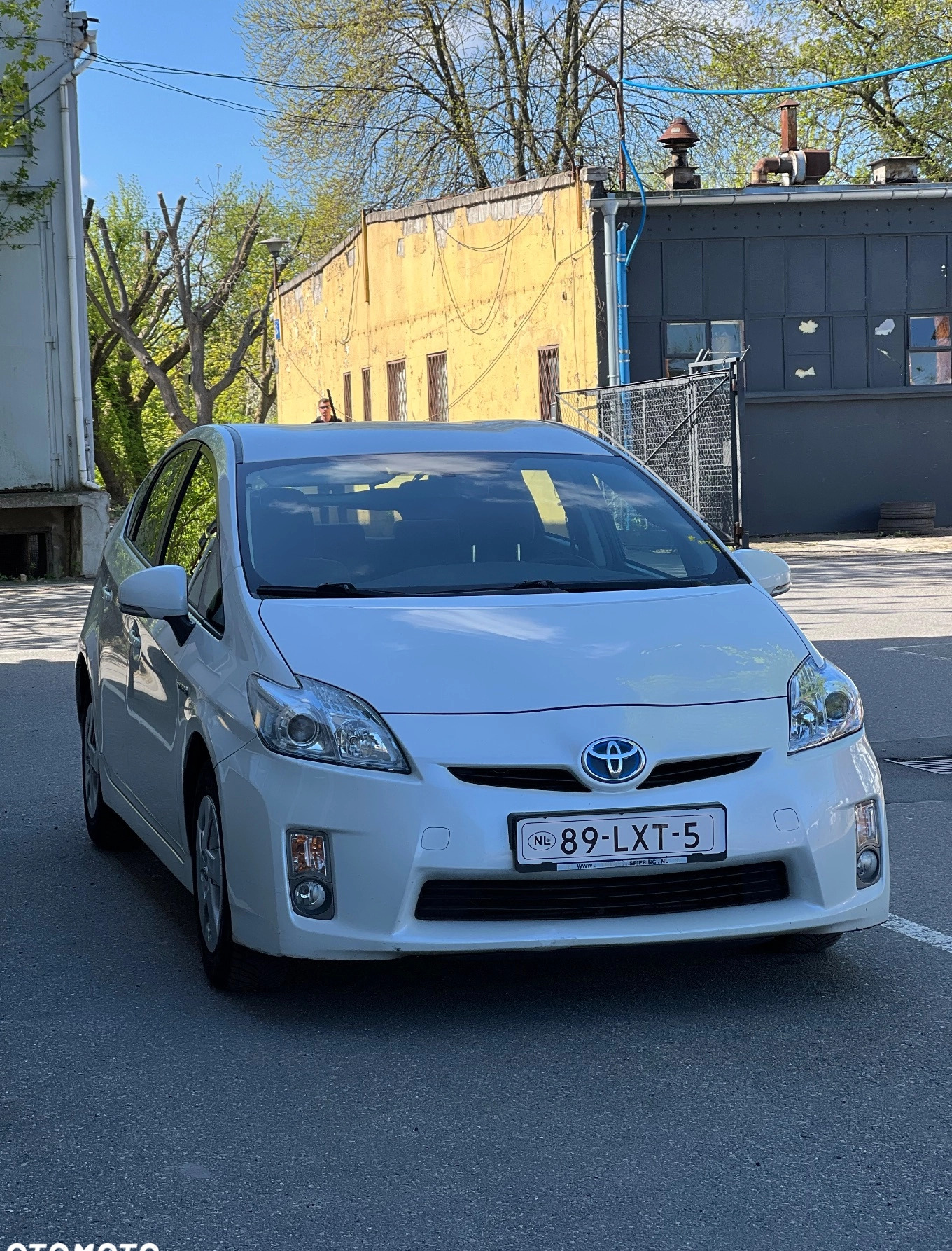 Toyota Prius cena 33500 przebieg: 266000, rok produkcji 2010 z Warszawa małe 106